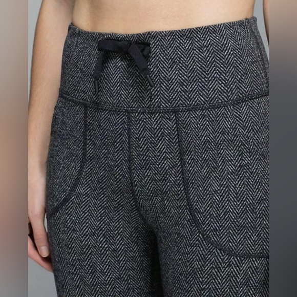 LULULEMON SKINNY WILL PANT - Picture 4 of 5